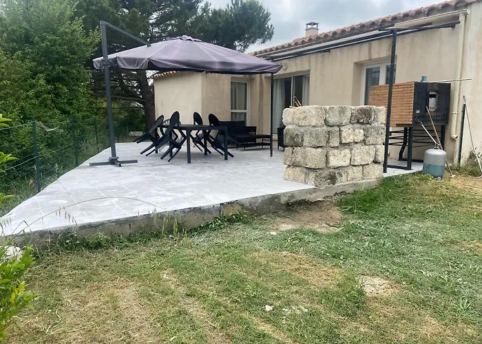 Petit Coin De Paradis En Camargue Entre Aigues Mortes Et Les Saintes Maries De La Mer, Animaux Bienvenus
